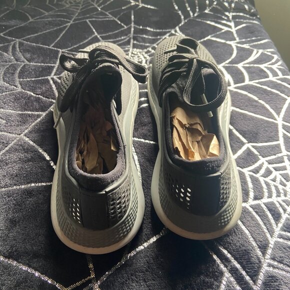 Crocs Running Sneakers - Picture 4 of 4